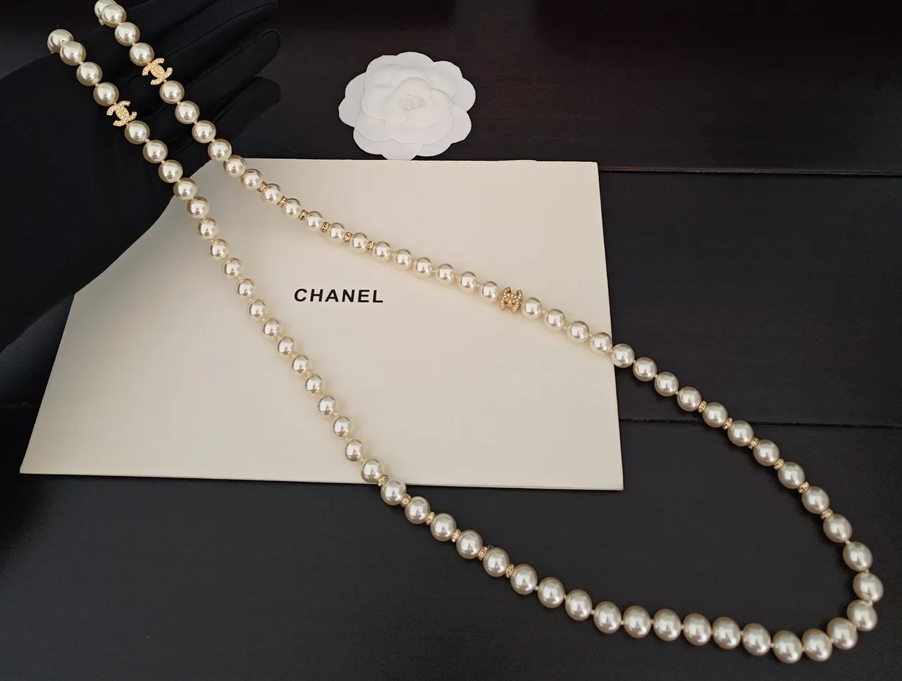 Chanel Collar de perlas Beige Dorado Doble Cadena 5