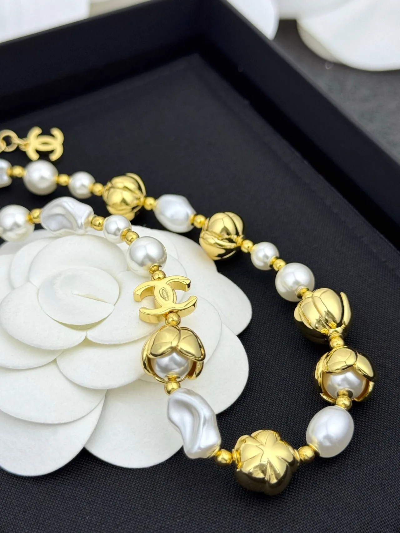 Chanel Camellia collier de perles chaîne en or blanc collier de perles cultivées 5