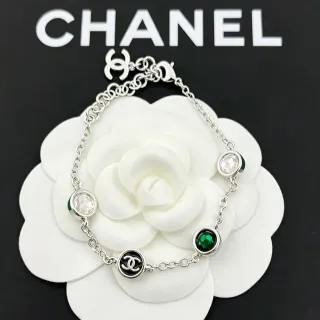 Chanel CC Charm রুপো সবুজ চেইন লিংক ফেসেটেড ক্রিস্টাল এবং পাথরের চার্ম ব্রেসলেট