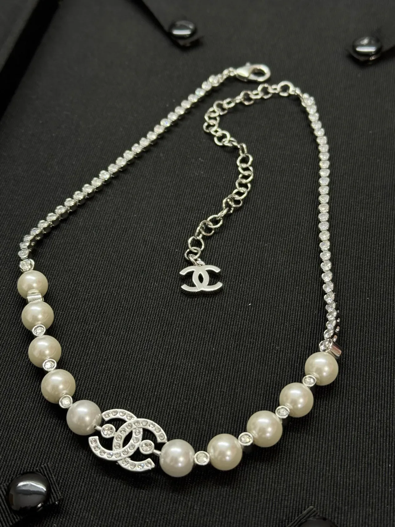 Chanel CC मोती हार चांदी सफेद क्रिस्टल स्ट्रैंड इंटरलॉकिंग पेंडेंट हार 2