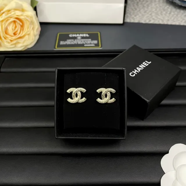 Chanel CC أقراط فضي أسود شعار Interlocking حافة خرز مزخرف 2