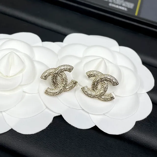 Chanel CC أقراط فضي أسود شعار Interlocking حافة خرز مزخرف 7