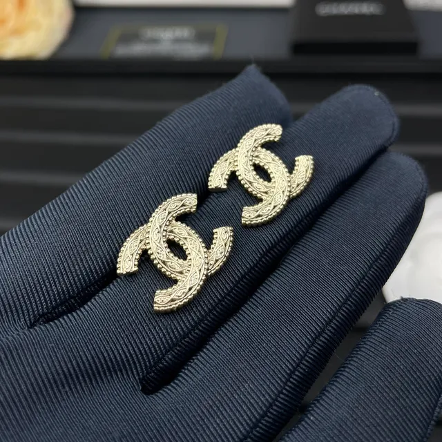 Chanel CC أقراط فضي أسود شعار Interlocking حافة خرز مزخرف 8