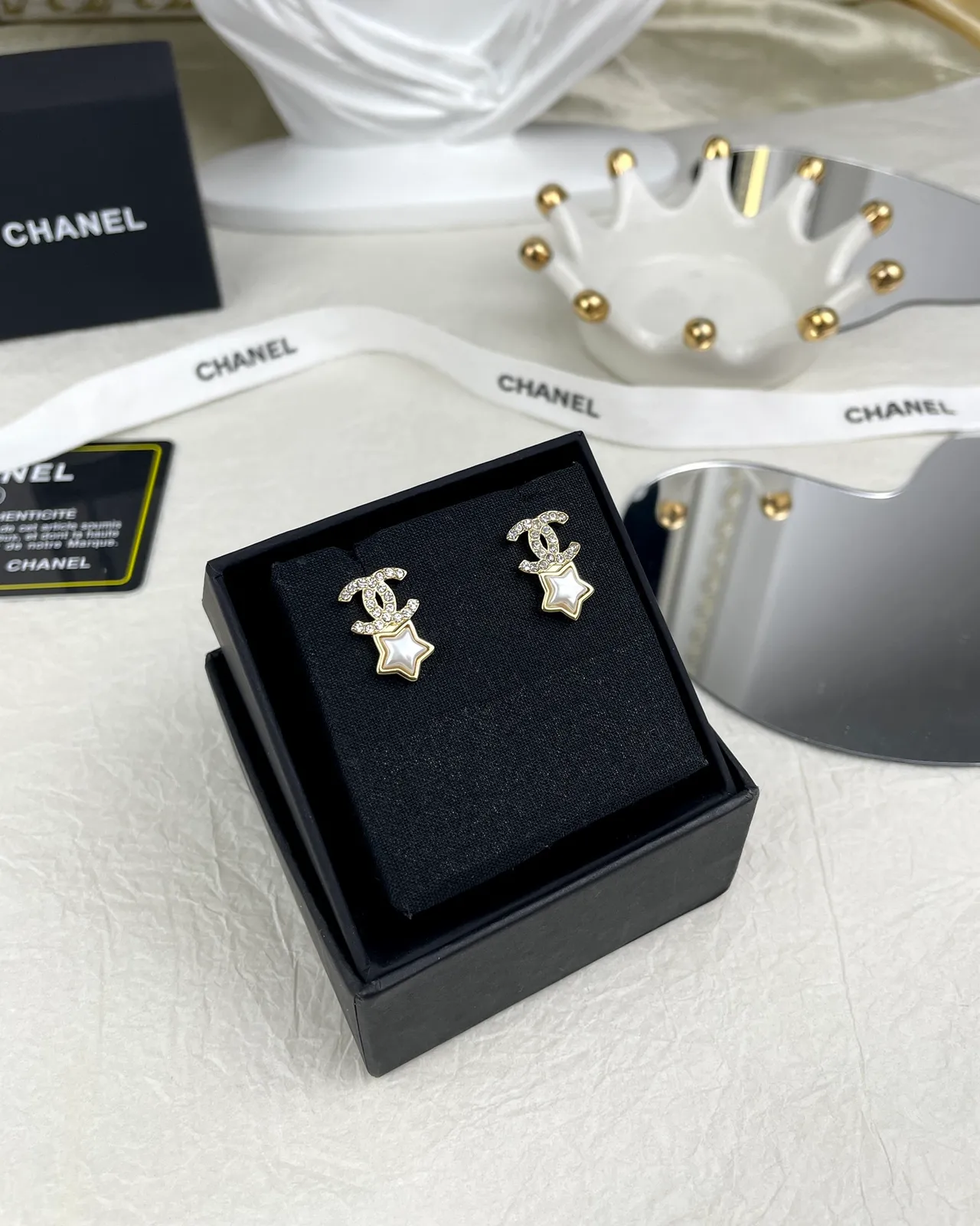 Chanel CC Star Boucles d'Oreilles Stud en Cristal et Perle 6