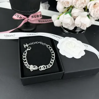 Chanel Pulseira Corrente Prata Branco Chunky Curb Fecho Interlocking CC Logo