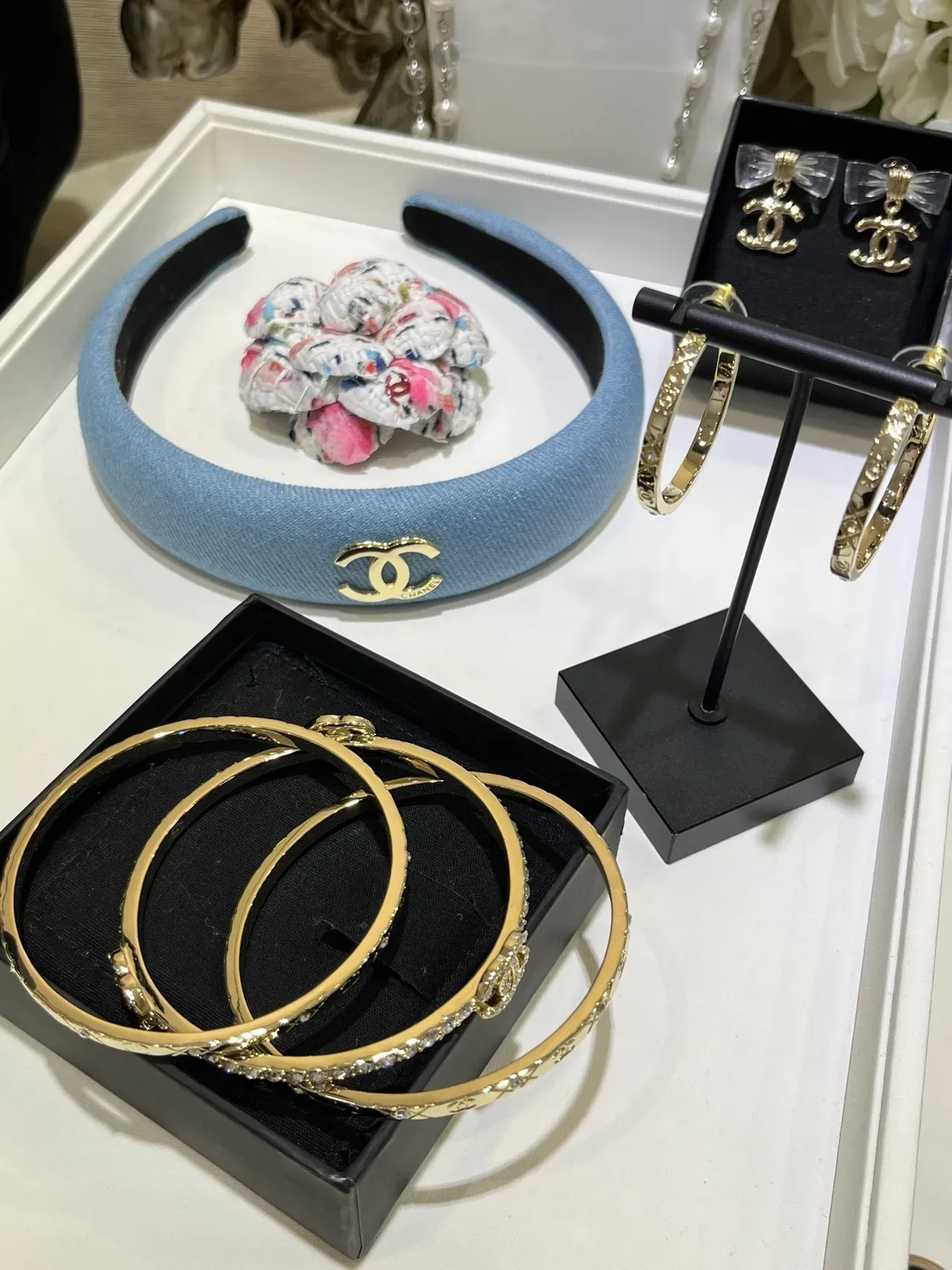 Chanel Coco Crush Gold Transparent Crystal-Embellished Bracelet 4