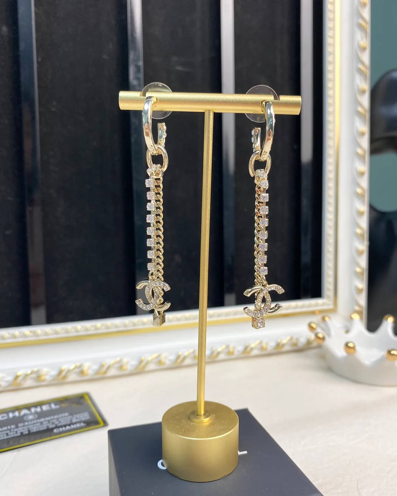 Chanel ক্রিস্টাল চেইন CC লোগো হুপ ইয়ারিংস 7