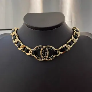 Chanel قلادة سلسلة كيرب لينك سميكة ذهبية وسوداء متناقضة