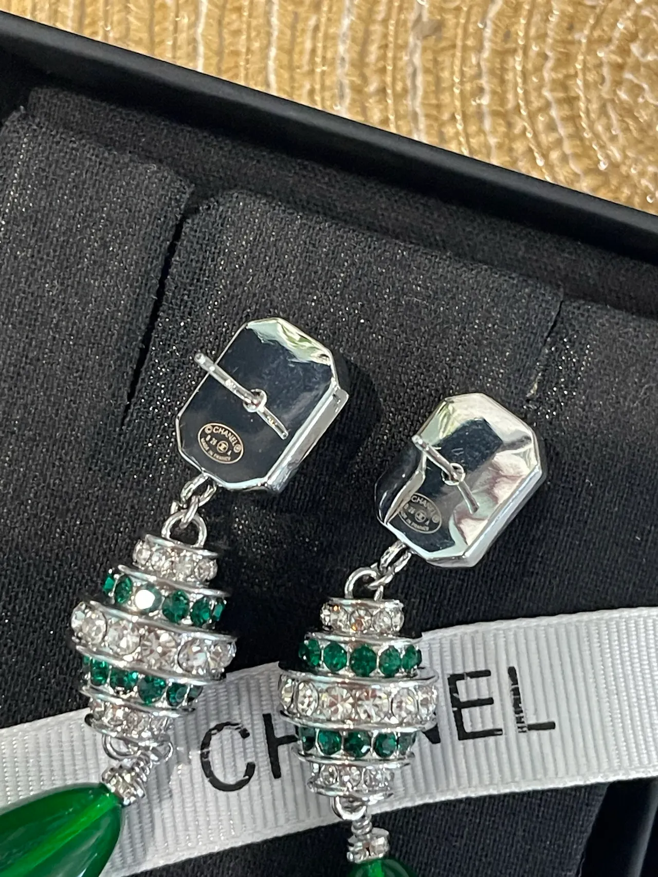 Chanel Boucles d'Oreilles Vertes et Cristal Goutte 2