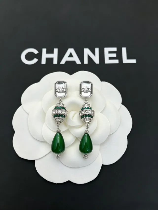 Chanel Boucles d'Oreilles Vertes et Cristal Goutte 4