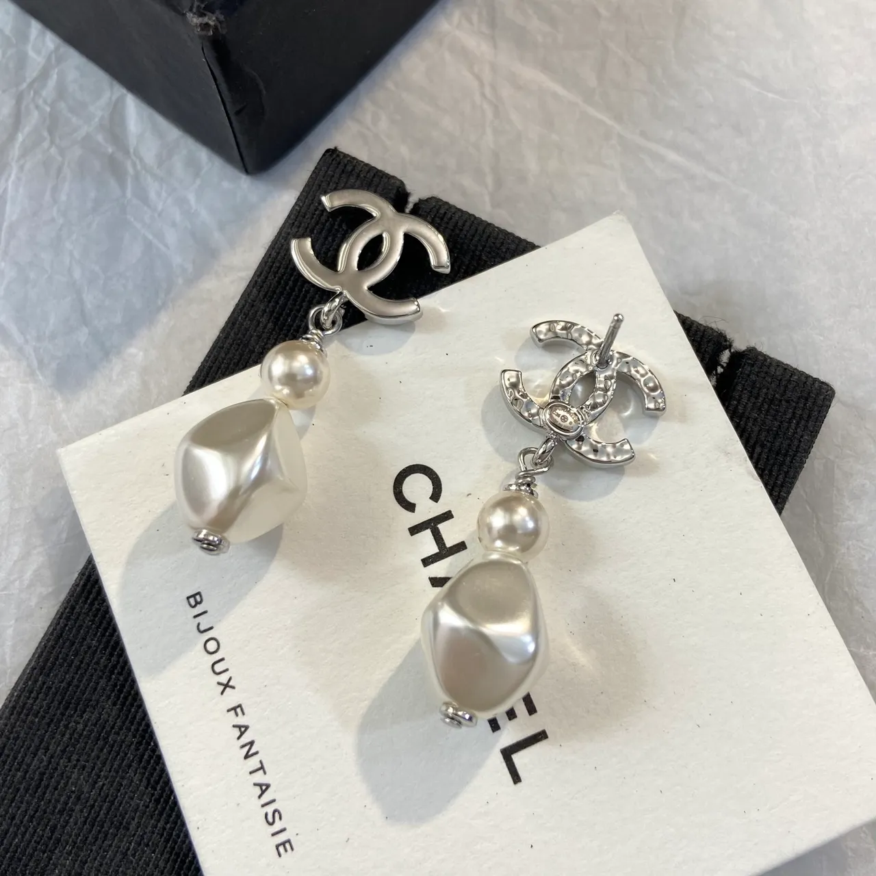 Chanel Interlocking CC Boucles d'Oreilles Double Perle Pendantes 2