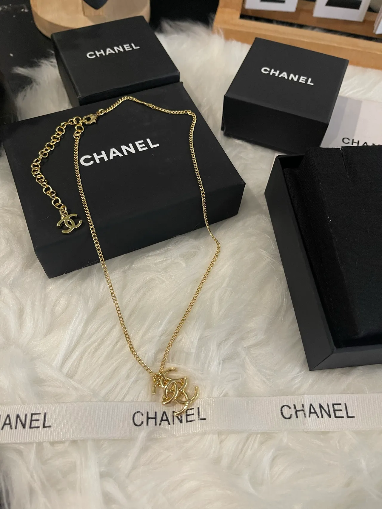 Chanel Interlocking CC Pendant Gold-Tone Necklace 3