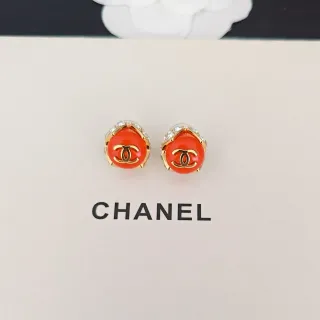 Chanel أقراط أورنج جولد مدورة ستد وجه مينا