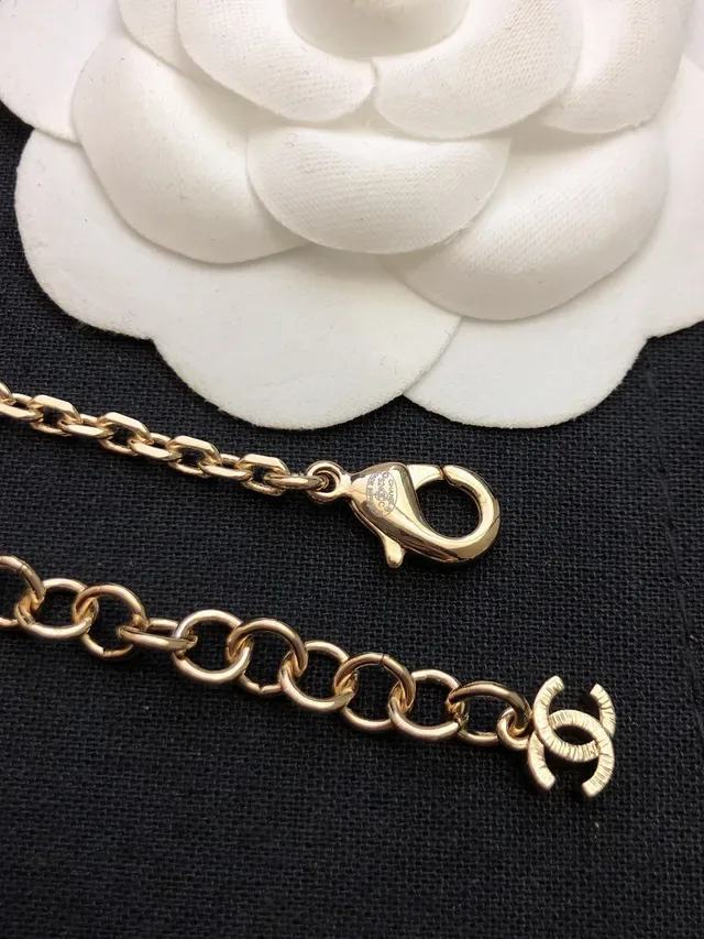 Collar Chanel Perlas y Estrella Charm en tono oro 3