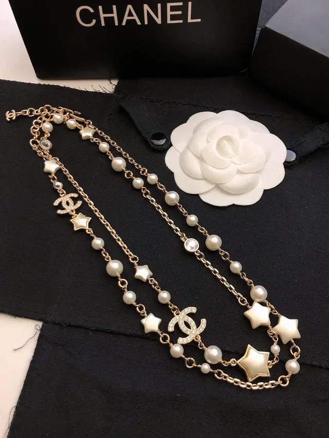 Collar Chanel Perlas y Estrella Charm en tono oro 5