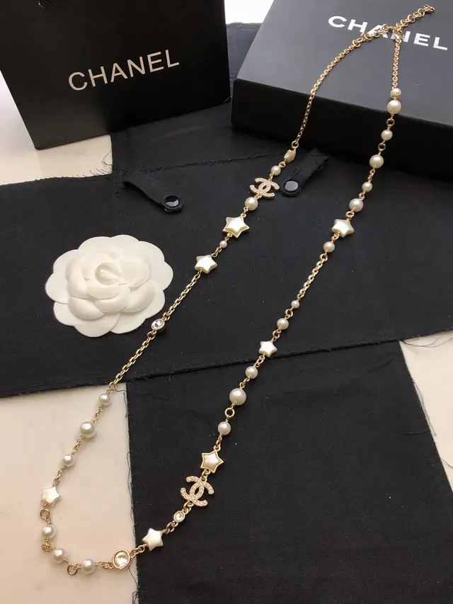 Collar Chanel Perlas y Estrella Charm en tono oro 6