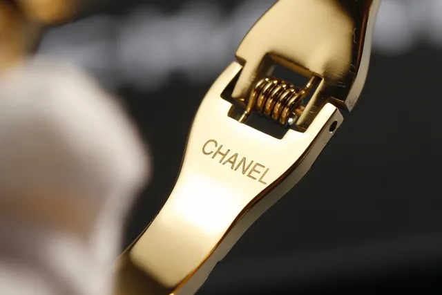 Chanel Pérola CC Pulseira Dourado Prata Fecho Logo Interlocking 2