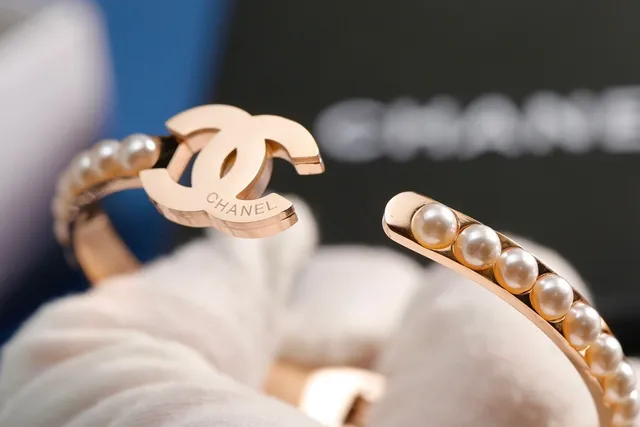 Chanel Pérola CC Pulseira Dourado Prata Fecho Logo Interlocking 3