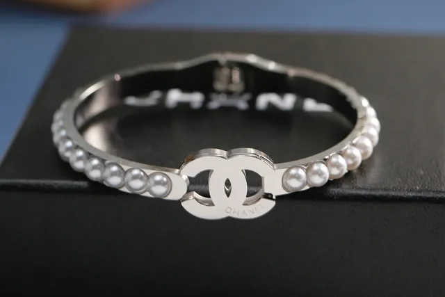 Chanel Pérola CC Pulseira Dourado Prata Fecho Logo Interlocking 5