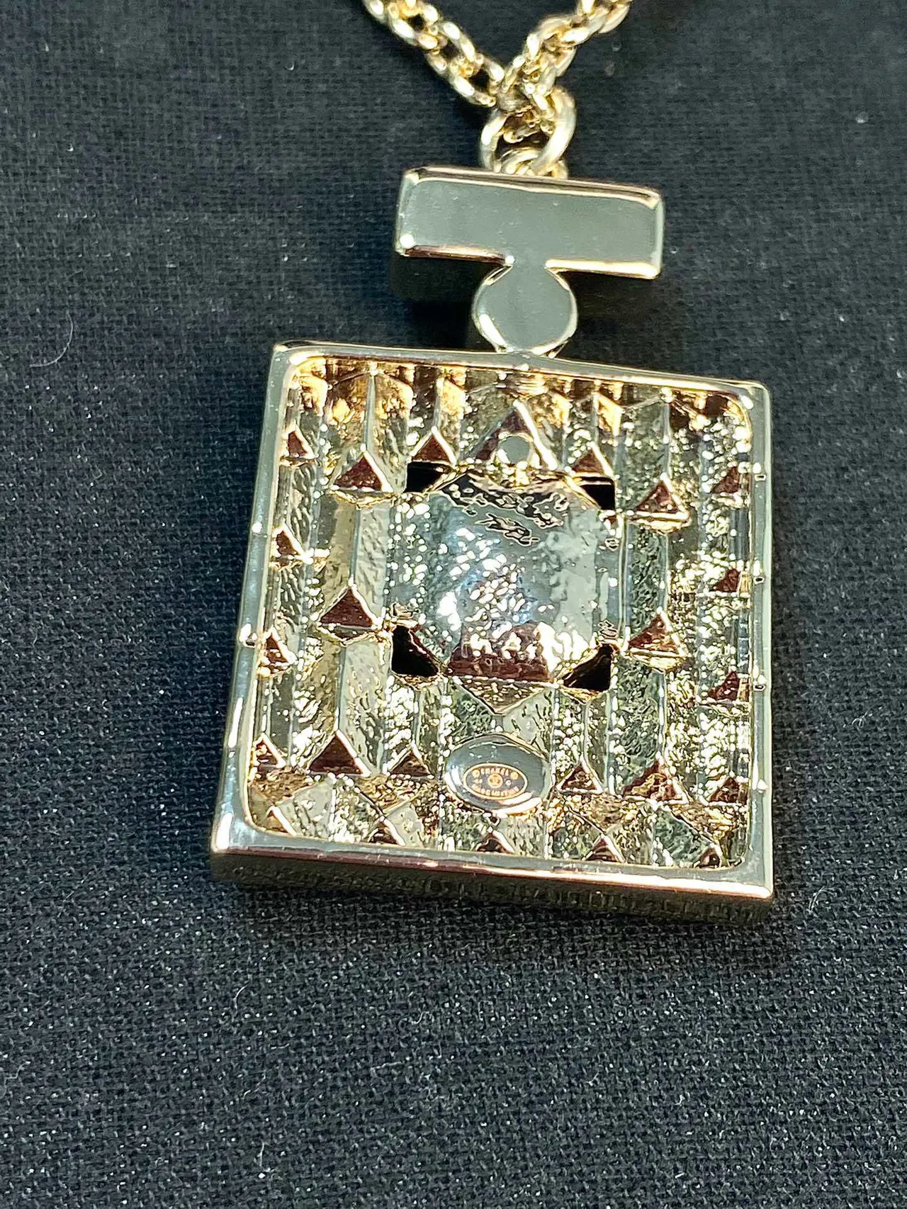 Chanel Pendentif Bouteille de Parfum Chaîne Dorée Transparente Cristal Encrusté Carré Collier 8