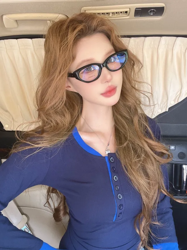 شانيل نظارات بصرية إطار مستطيل أسيتات وردي أسود مرصعة بالكريستال لوحة العلامة 2