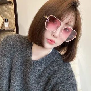Chanel نظارات شمسية إطار هندسي oversized عدسة تدرجية وردي ذهبي