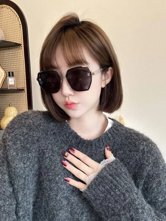 Chanel نظارات شمسية إطار هندسي oversized عدسة تدرجية وردي ذهبي 7