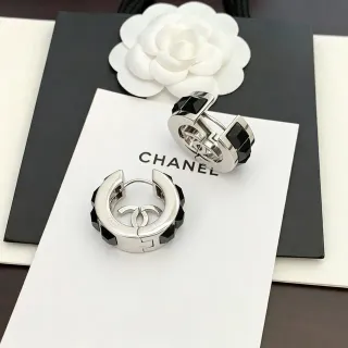 Chanel فضي أسود حلقة مفصلة حجارة مقطعة أقراط