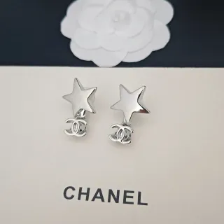 Chanel Star and CC Logo أقراط فضة مصقولة
