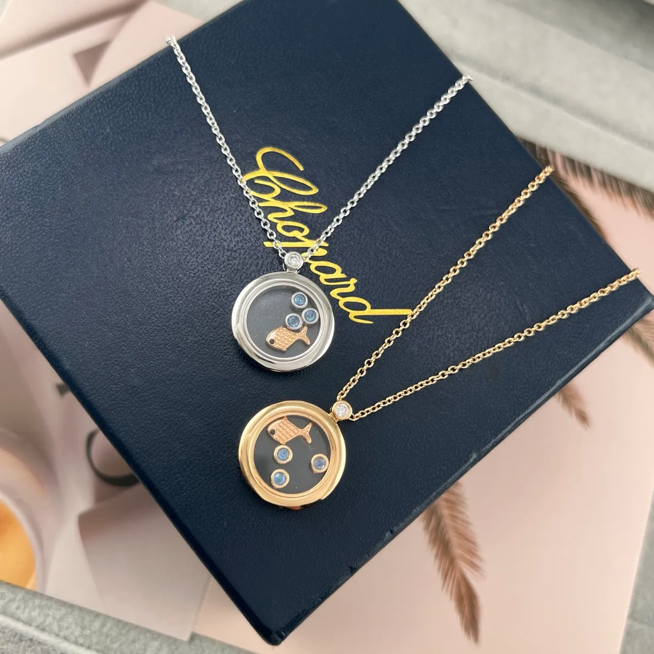 Chopard Happy Fish Colgante de Locket Rotante con Motif en Oro Negro 6