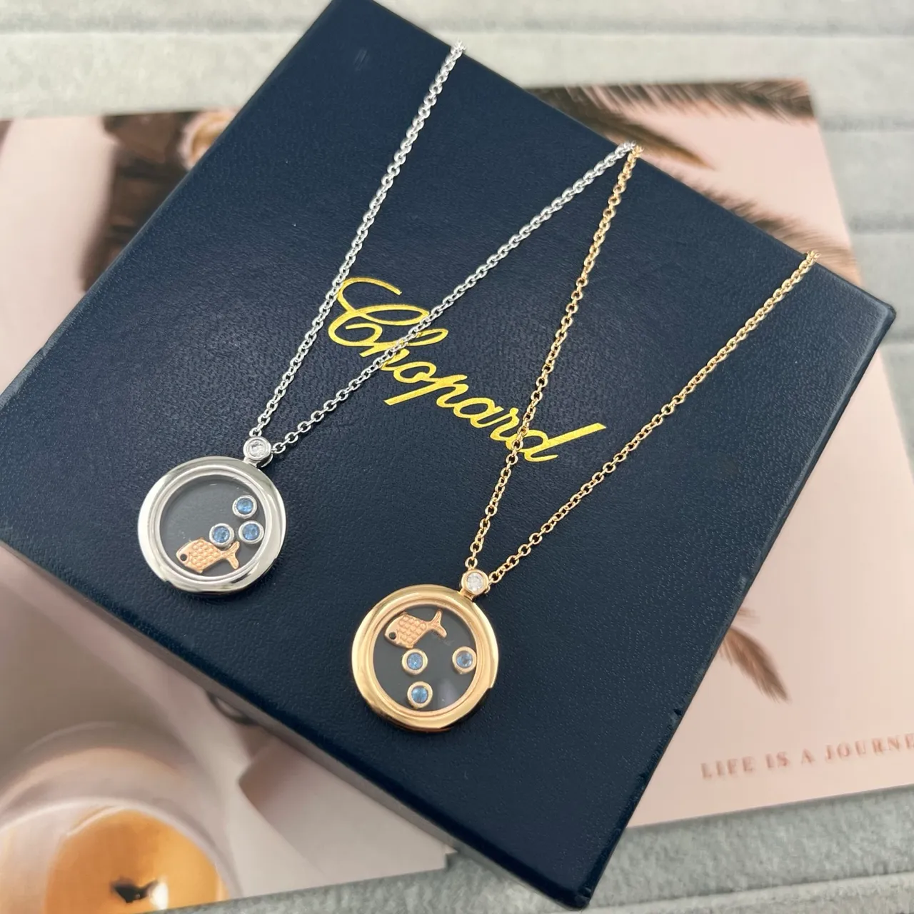 Chopard Happy Fish Colgante de Locket Rotante con Motif en Oro Negro 7