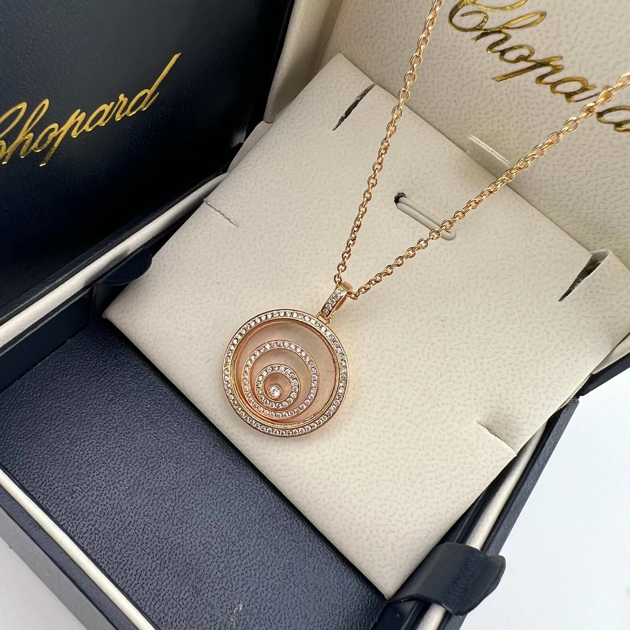 Chopard Happy Spirit Or Argent Conception Spirale Concentrée Pavé Diamants Bord Collier 6