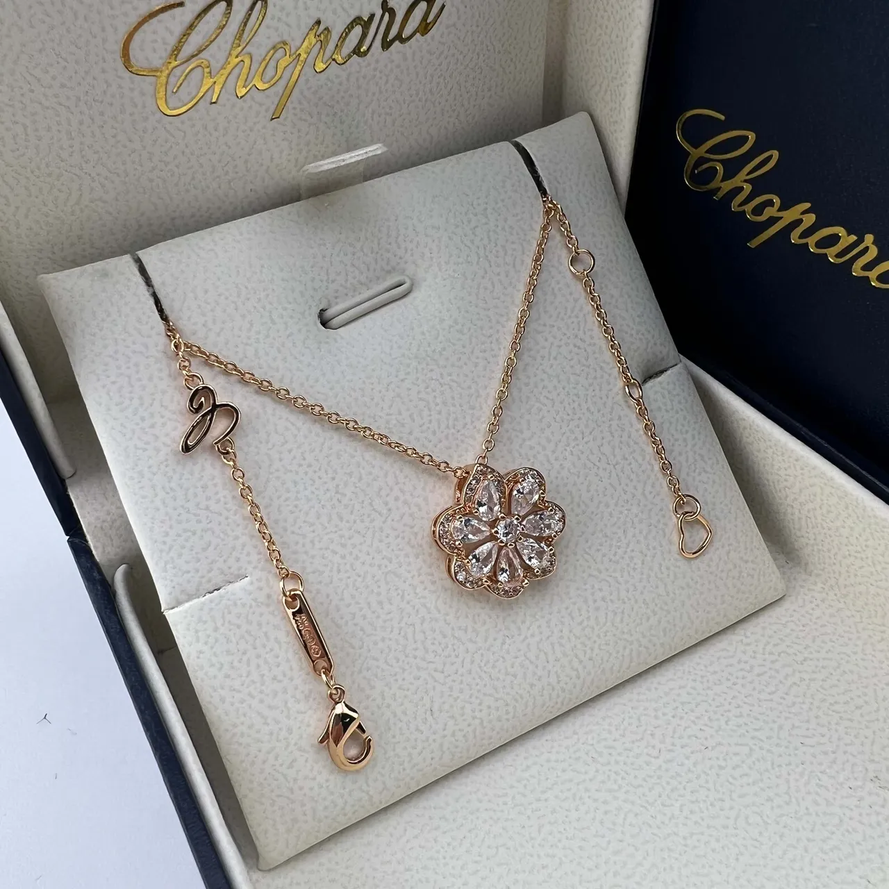 Chopard Red Gold Colgante con forma de flor Pavé-Set Halo 4