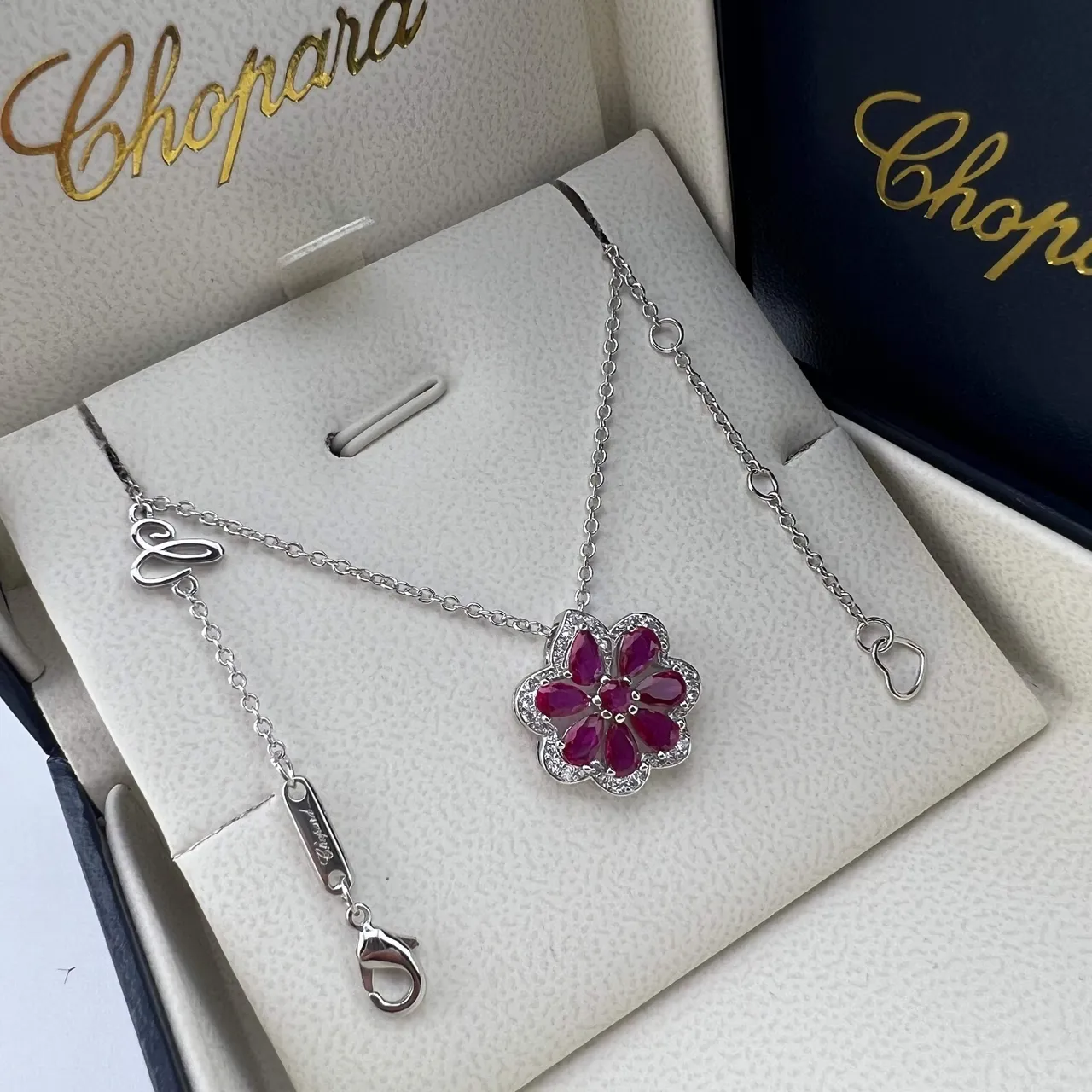 Chopard Red Gold Colgante con forma de flor Pavé-Set Halo 5