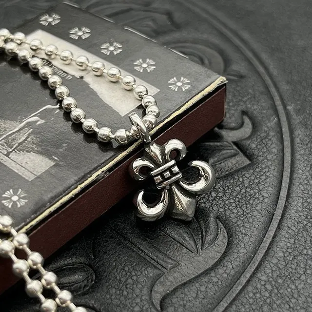 Chrome Hearts Croix Fleur de Lis Collier Argenté 4