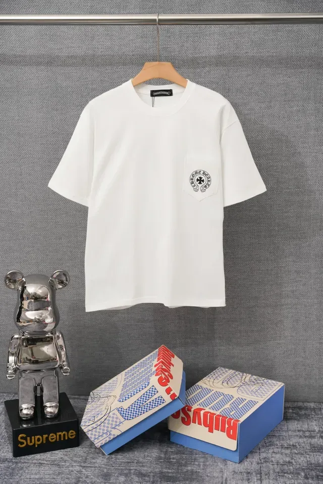 Chrome Hearts Camiseta de Bolsillo Negra con Logo Bordado 3