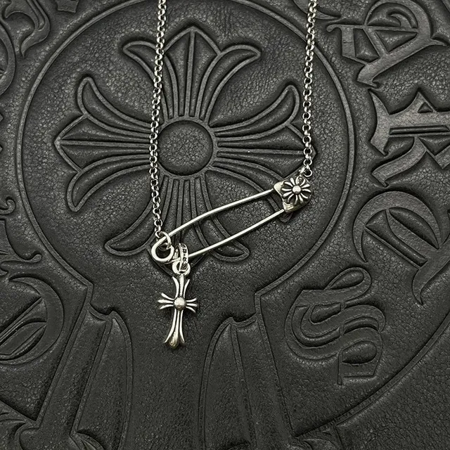 Chrome Hearts নিরাপত্তা পিন ক্রস রূপা হার 3