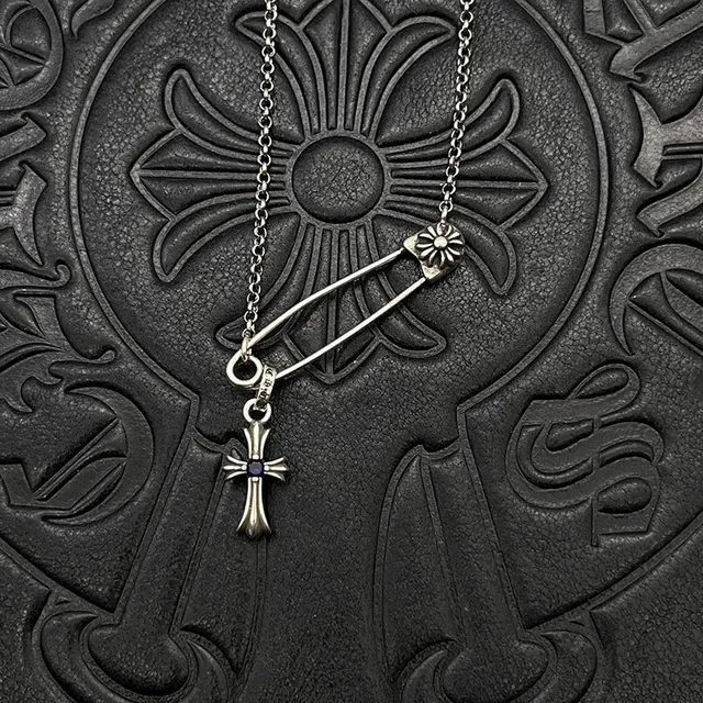 Chrome Hearts নিরাপত্তা পিন ক্রস রূপা হার 5