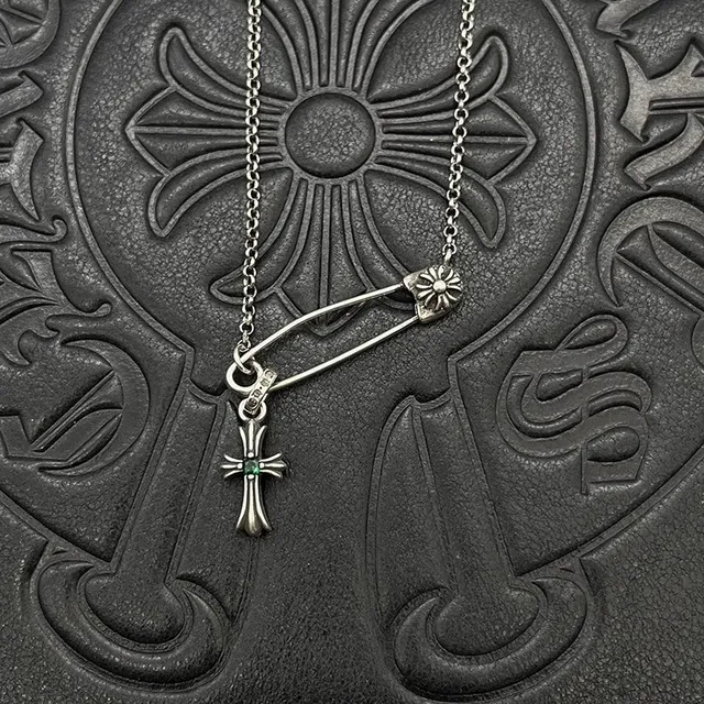 Chrome Hearts নিরাপত্তা পিন ক্রস রূপা হার 6