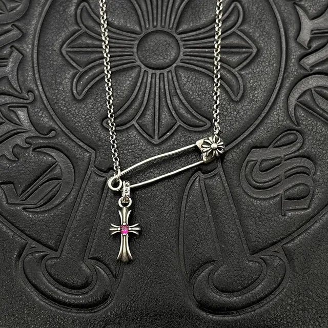Chrome Hearts নিরাপত্তা পিন ক্রস রূপা হার 7