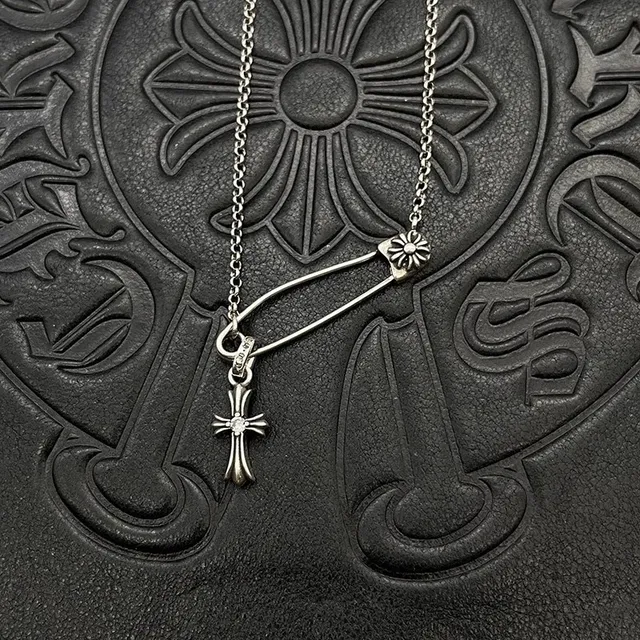 Chrome Hearts নিরাপত্তা পিন ক্রস রূপা হার 8