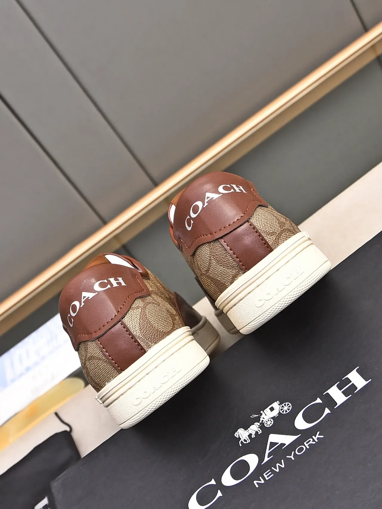 Coach Monogram Lona e Couro Low-Top Lifestyle Sneaker 2