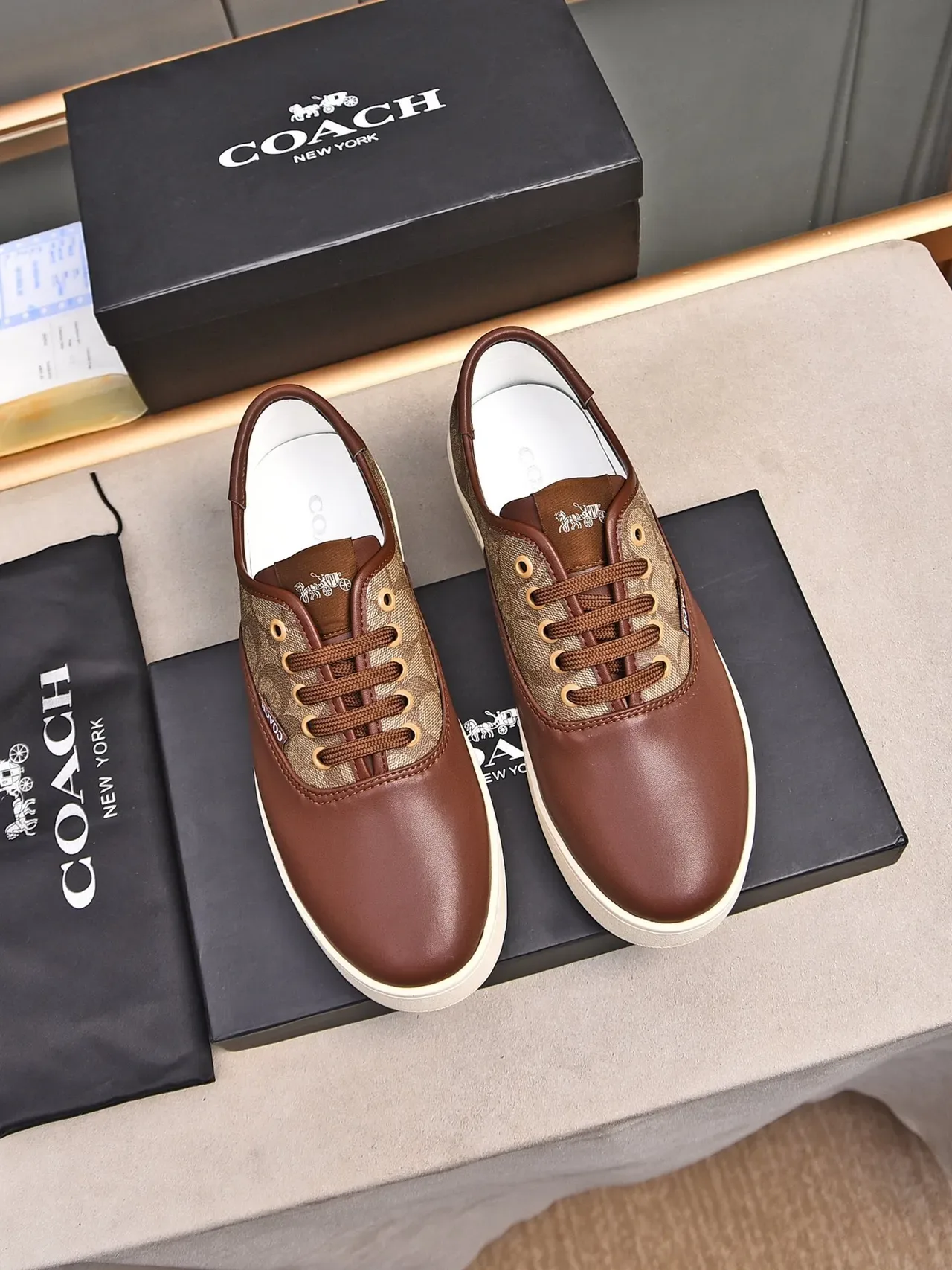 Coach Monogram Lona e Couro Low-Top Lifestyle Sneaker 4