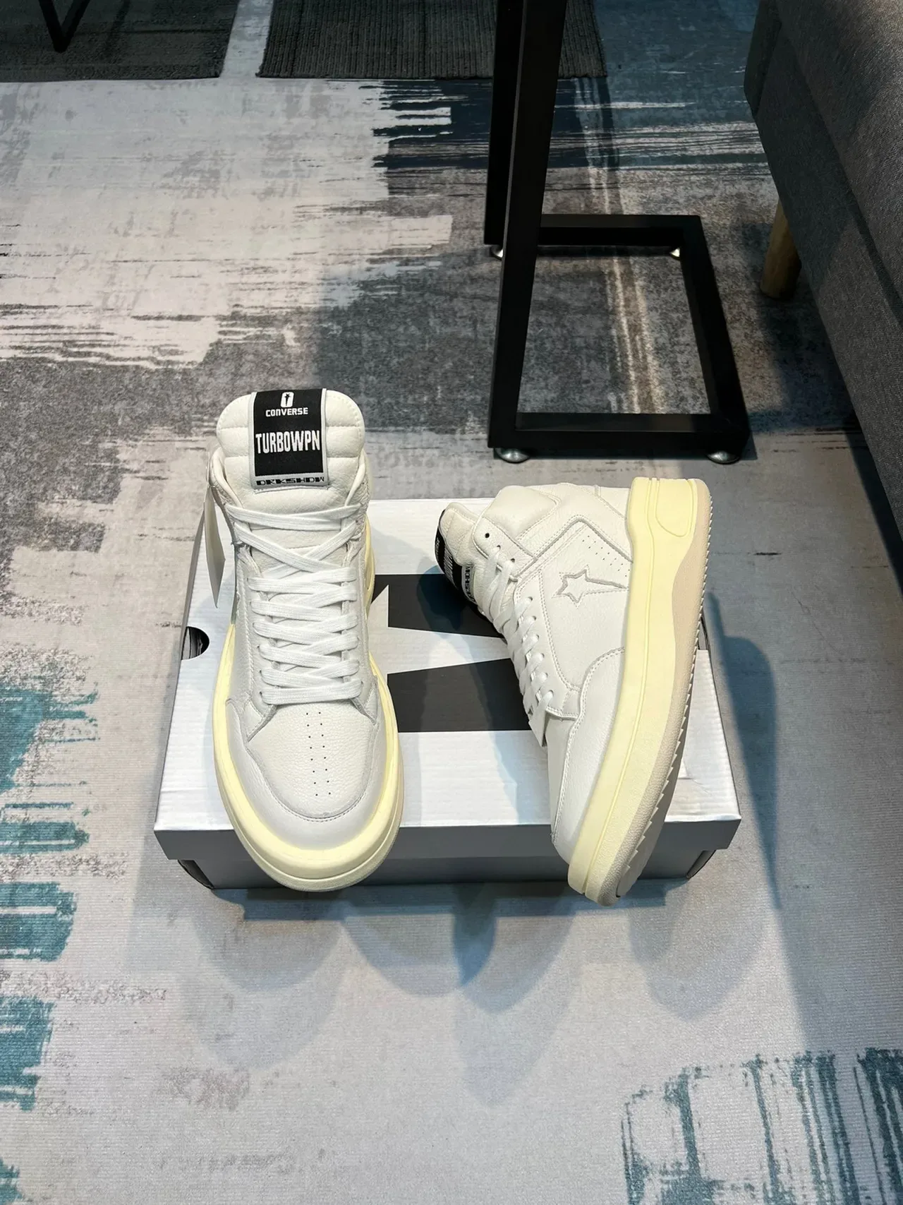 Converse Blanc Beige High-Top Cuir Basket Lifestyle 4