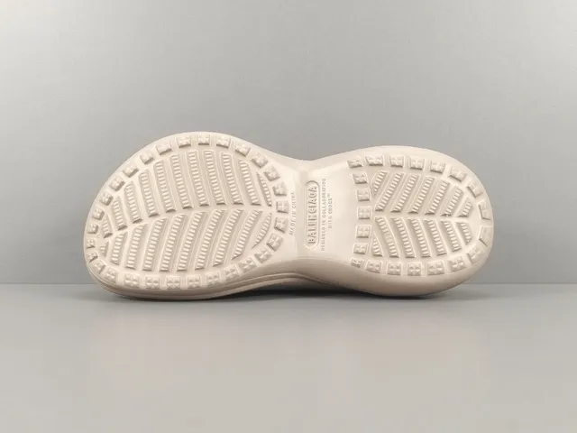 Crocs Echo Clog Beige sabot plateforme 10