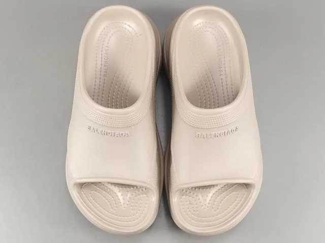 Crocs Echo Clog Beige sabot plateforme 13