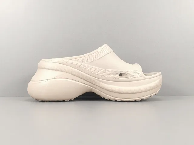 Crocs Echo Clog Beige sabot plateforme 15