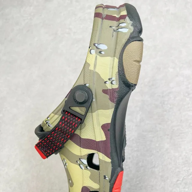 Crocs 多色 红色 迷彩 印花 可调节 带 洞洞鞋 4