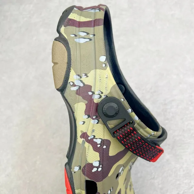 Crocs 多色 红色 迷彩 印花 可调节 带 洞洞鞋 5