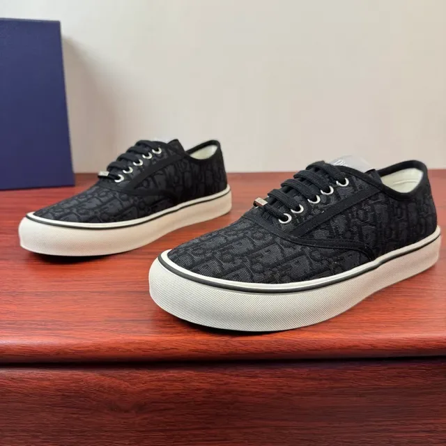Dior B22 Noir Blanc monogramé jacquard partie supérieure semelle plate style vulcanisé style de vie sneakers 3
